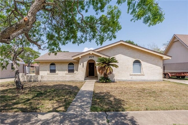 Building Photo - 207 Blanco Dr