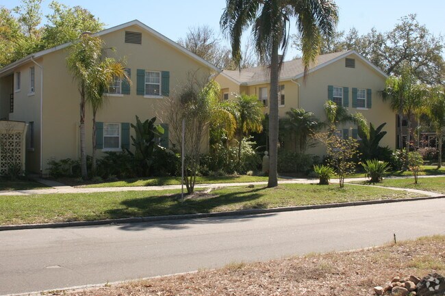 701 Bay St