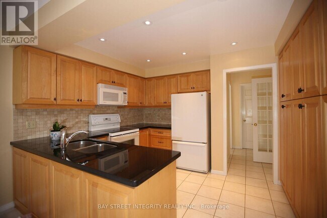Photo - 1906 Stoneybrook Ct