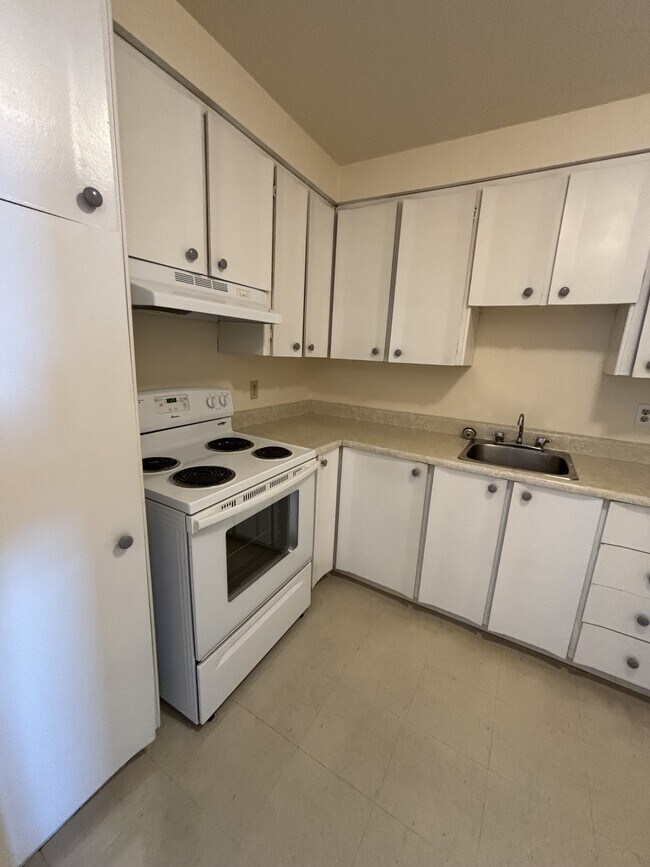 Photo - 70 McEwen Ave