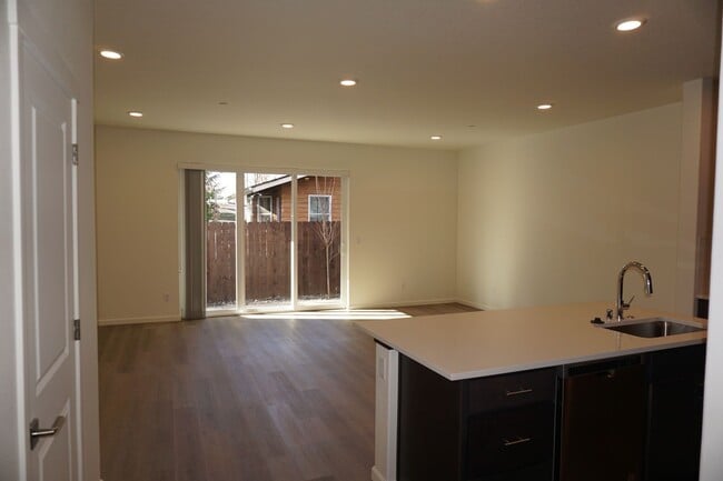 Photo - 11404 NE 127th Ct