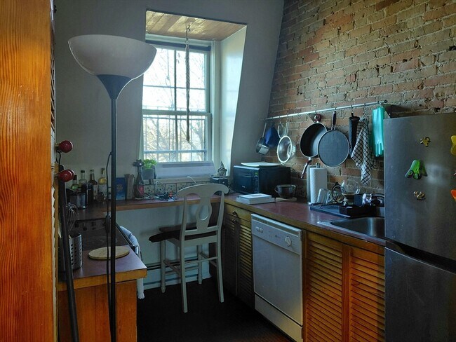 Photo - 102 Ellery St Unidad 2