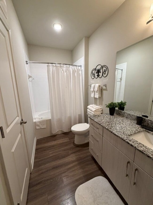 30 Market Point Dr Unit SI FL3-ID1631346P