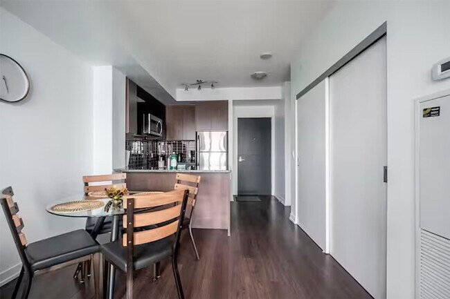 Photo - 45 Dunfield Ave Unit ID1345764P