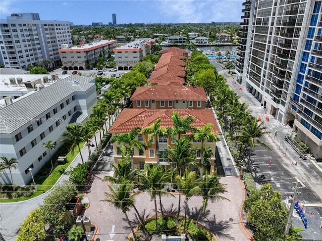 Photo - 2069 S Ocean Dr Unidad #TH15