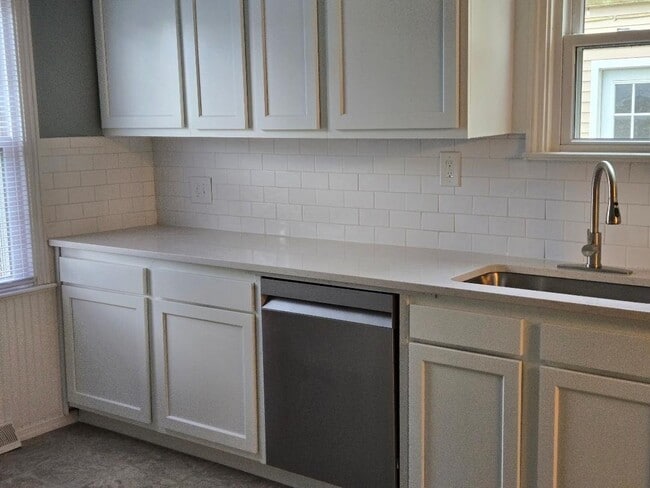 Photo - 1639 Hagley Rd