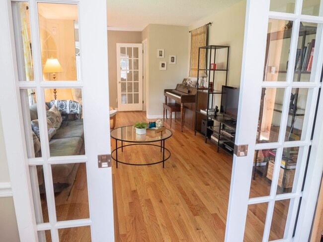 Photo - 703 Longview St