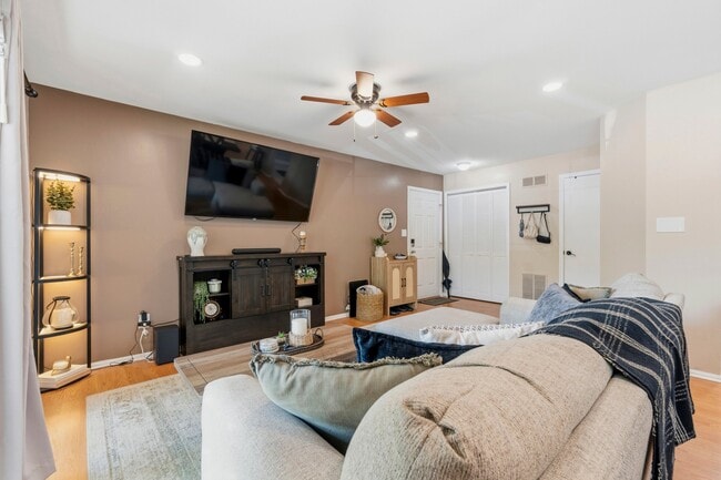 Photo - 93 Briarwood Ct