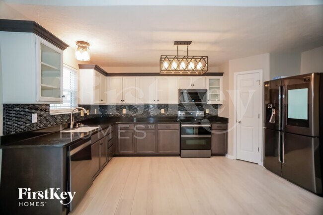 Photo - 869 Fieldstone Dr