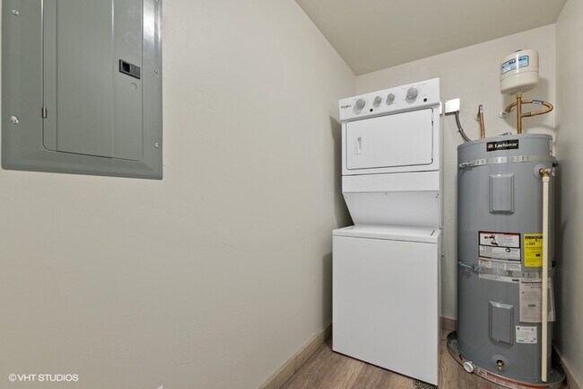 Photo - Silvertip Quarters