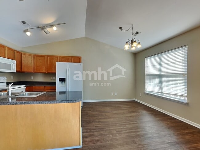 Photo - 4 Sandwort Ln