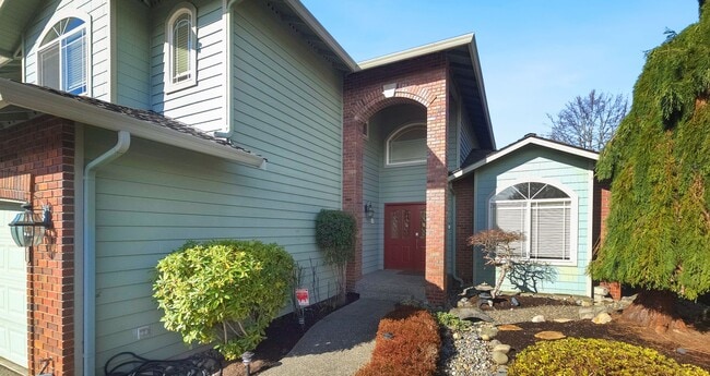 Photo - Spacious Updated 4 Bedroom Home with 3 Car Garage