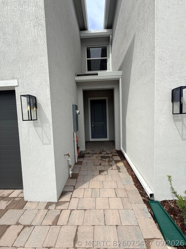 151 Lakeside Lndg Ct