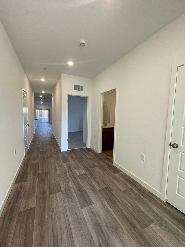 Photo - Modern Luxury Living in Madera!