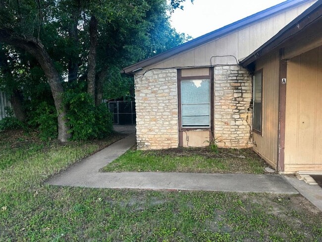 Building Photo - 2602 S Bagdad Rd