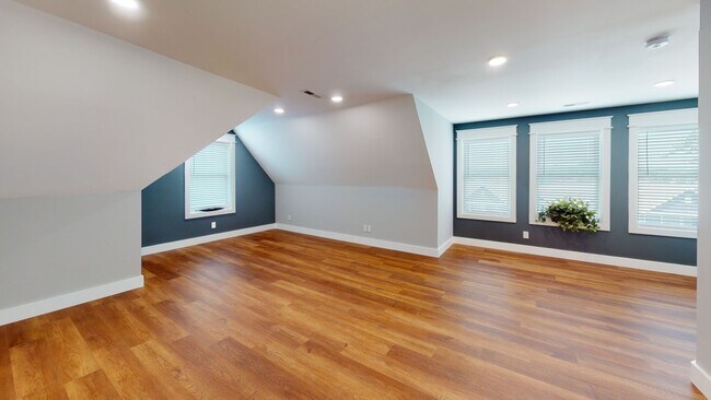1533 Forest Ave