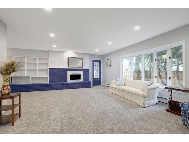 Photo - 5183 Independence St