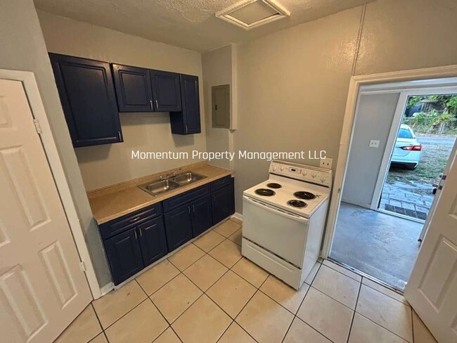 Photo - Cute & Cozy 1 Bedroom in Central St. Pete! Apply for FREE This Holiday Season!