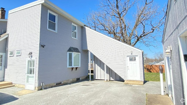 Building Photo - 304 Elsmere St Rental