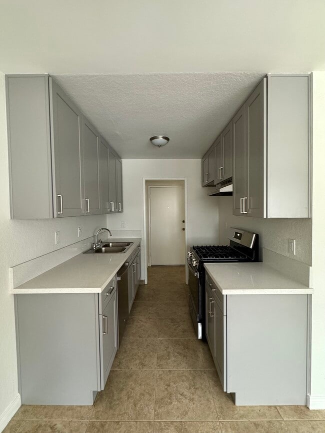 Photo - 18535 Saticoy St Unit 205