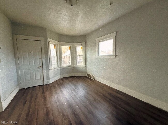 Photo - 12106 Forest Ave Unit DOWN