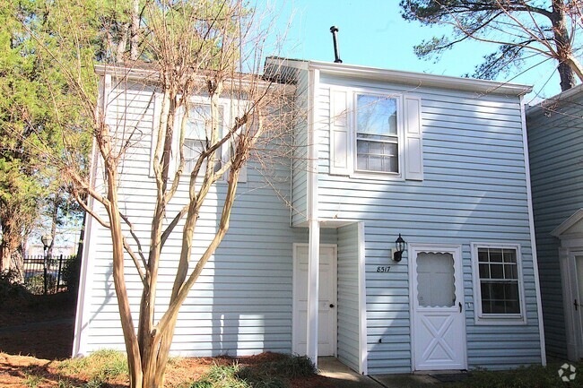 Building Photo - Move-in Ready Townhome!!