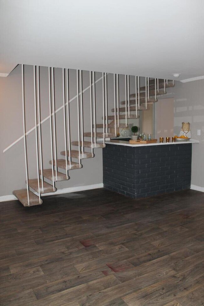 Photo - 777 Bateswood Dr Unit d1