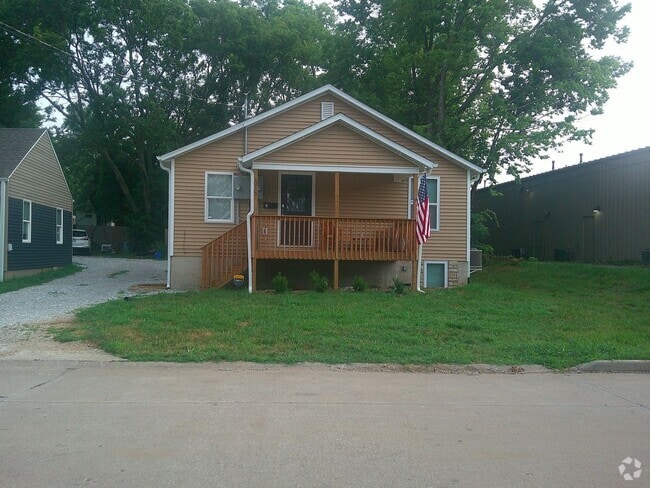 Building Photo - 211 Hickman Ave Unit 2 Rental