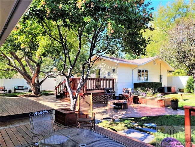 Building Photo - Adorable Cozy Large Studio House/ w Large ...