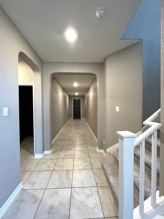 Photo - 663 Pebble Bend