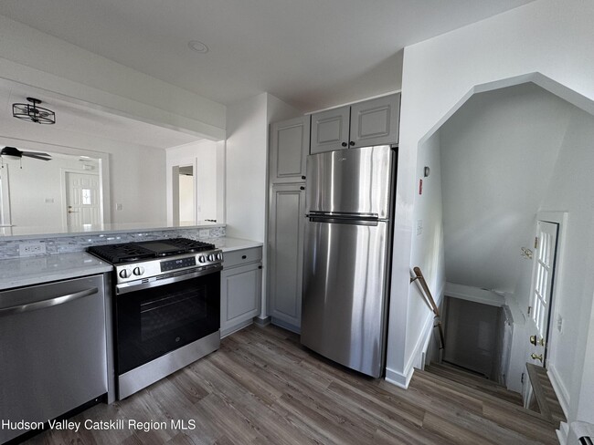 Photo - 18 Koeppel Ave