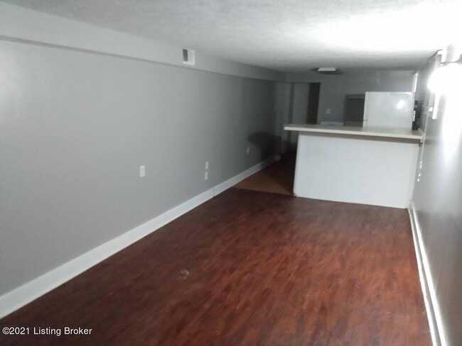 Building Photo - 2052 Midland Ave Unit 4 Rental