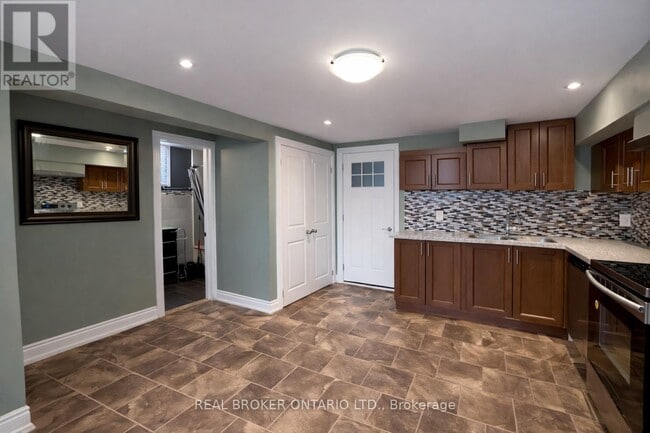 Photo - 926 Flagship Dr