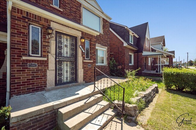 Photo - 5074/5076 Chalmers - Alejandro Soto Unidad 5074 Chalmers - Upper TR 6/30/25