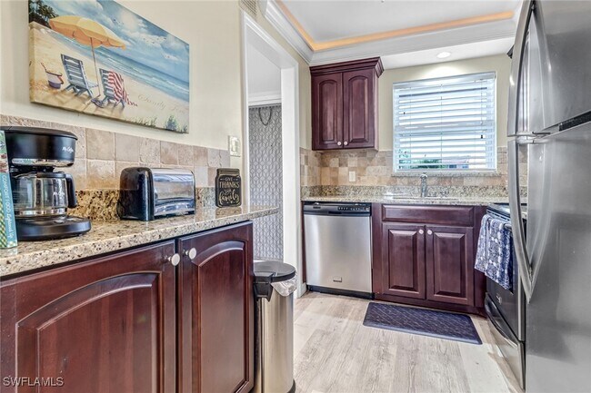 190 Turtle Lake Ct Unit 6
