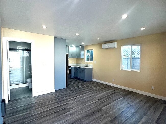 Photo - 10930 Otis St
