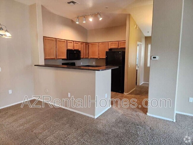 Building Photo - 2402 E 5th St Rental