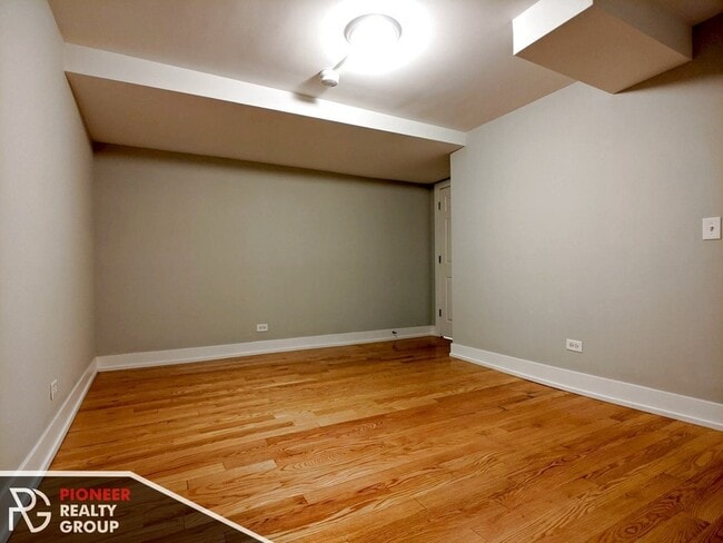 Photo - 907 W George St Unit 2