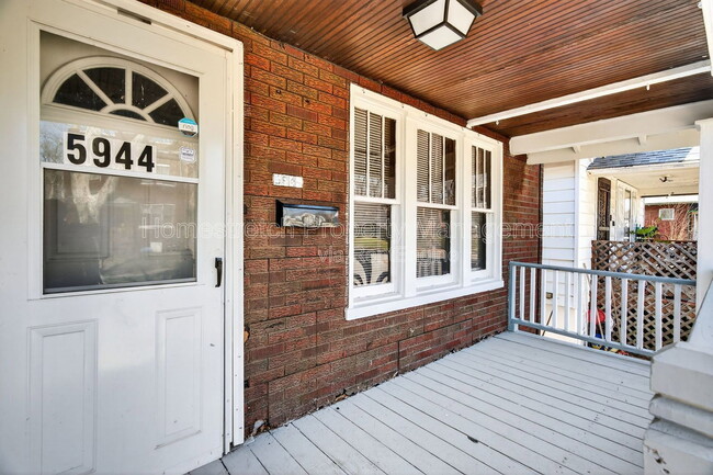 Photo - 5944 Thekla Ave
