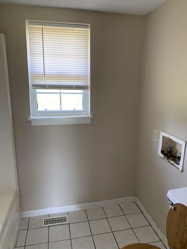 Photo - 204 Angel Ct