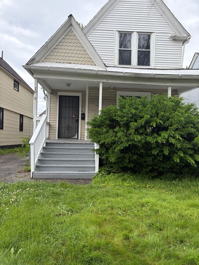 Building Photo - 3 Bedroom Single Family Rental