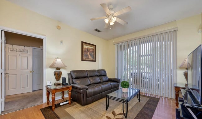 Building Photo - 7990 Baymeadows Rd E Rental