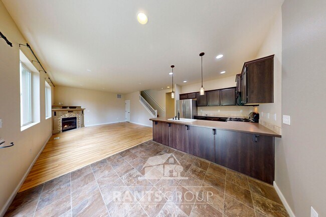 Photo - A gorgeous 2,658 SF house in Horizon Pointe!