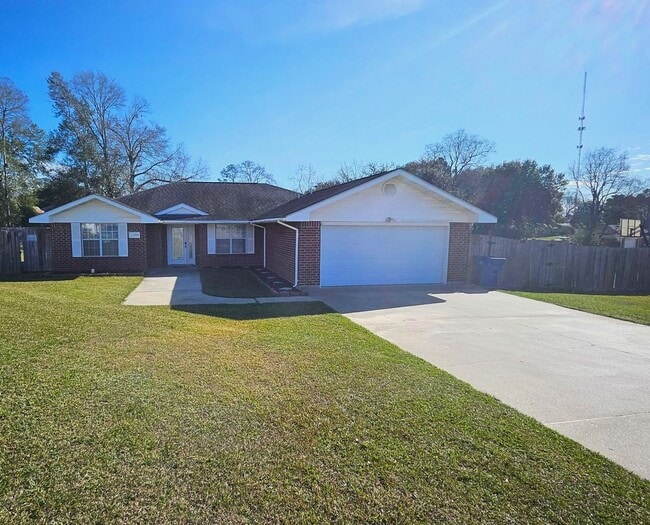 Building Photo - 2018 Hickory Dr