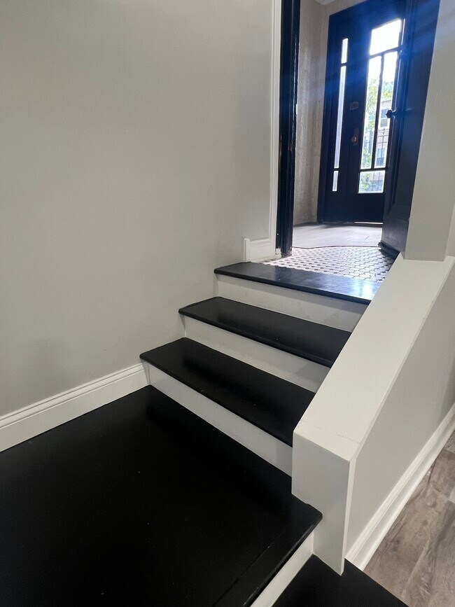 Photo - 3748 W Windsor Ave Unidad G