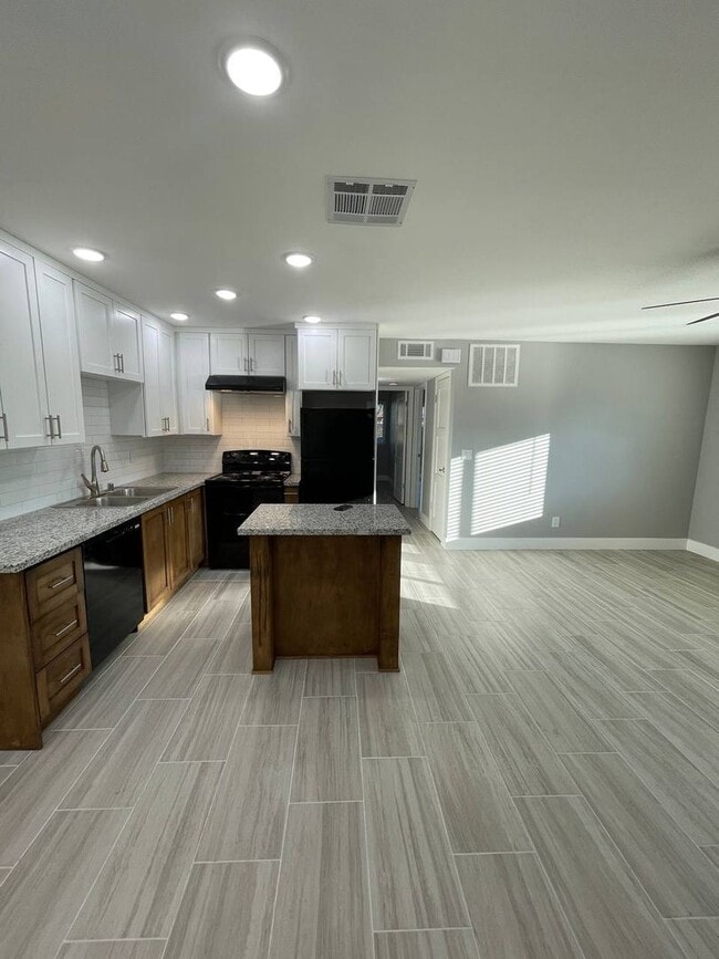 Building Photo - 69 W Beverly Ave Unit 101 Rental