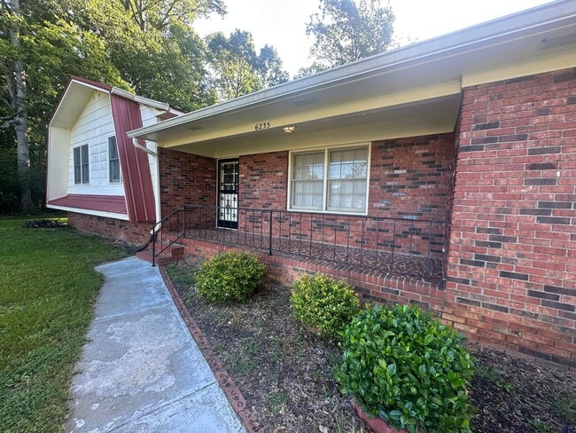 Photo - Charming 3 Bedroom, 2 Bathroom Home in Lenlock!