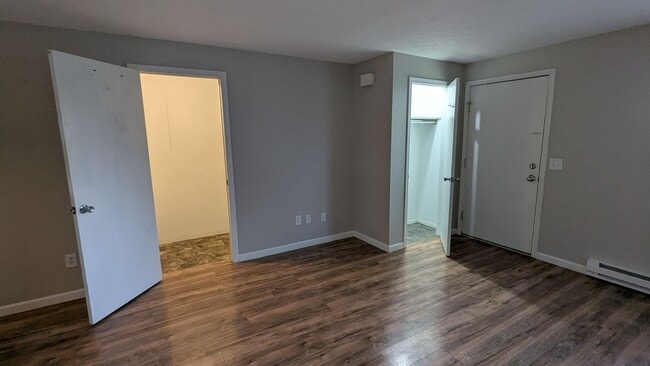 Photo - MN Cedar Village (827) Unit Apt A