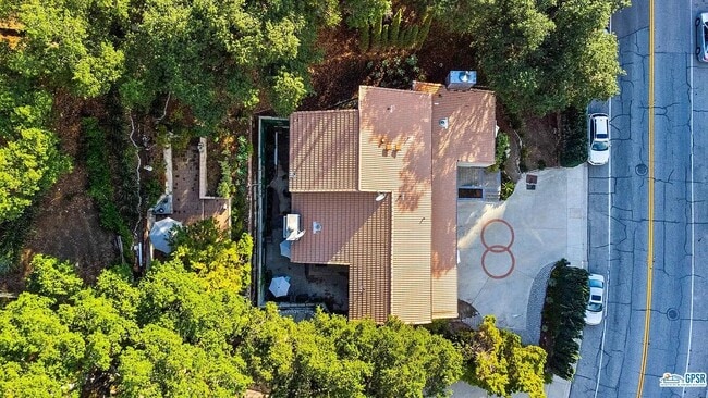 Photo - 2612 E Chevy Chase Dr