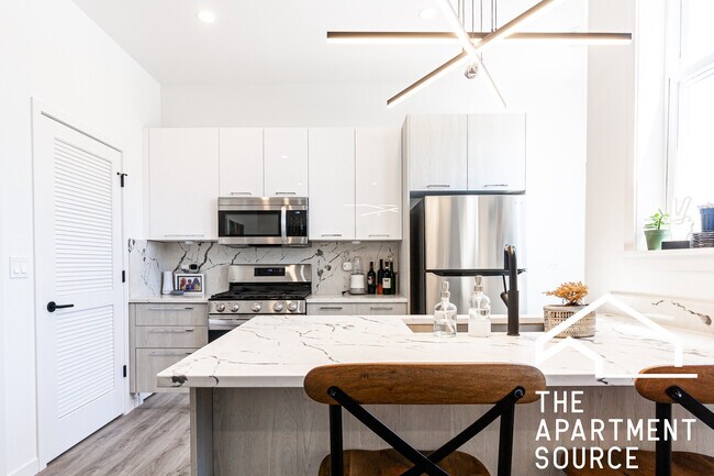 Photo - 2743 W Division St Unit 2R